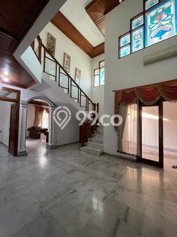 Rumah Elit LB 250m2 Siap Pakai Desain Elegan di Pejaten, Jakarta Selatan Rumah Elit LB 250m2 Siap Pakai Desain Elegan di Pejaten, Jakarta Selatan