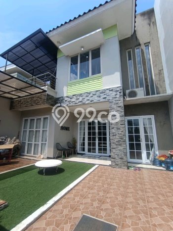Hunian Mewah LB 250m2 Siap Huni Desain Elegan di Ketintang, Surabaya Hunian Mewah LB 250m2 Siap Huni Desain Elegan di Ketintang, Surabaya