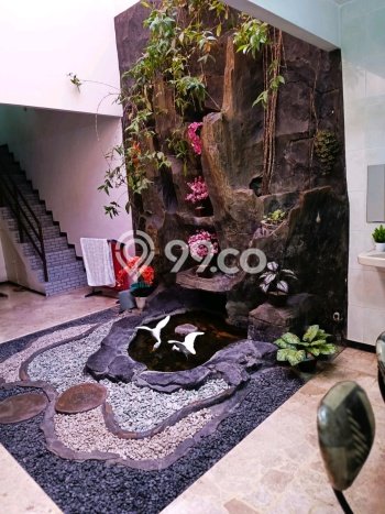 Rumah Mewah LB 250m2 Siap Pakai Desain Elegan di Ketintang, Surabaya Rumah Mewah LB 250m2 Siap Pakai Desain Elegan di Ketintang, Surabaya