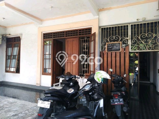 Dijual Rumah 10 Kamar Lokasi Strategis Nyaman dan Strategis di Rungkut Dijual Rumah 10 Kamar Lokasi Strategis Nyaman dan Strategis di Rungkut