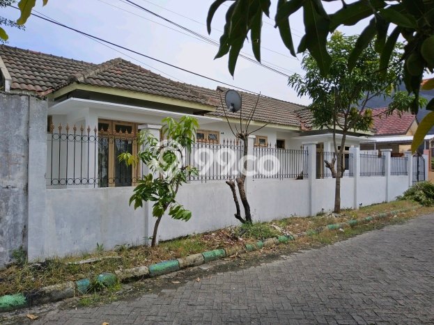 Dijual Rumah 3 Kamar Lokasi Ideal Bagus dan Strategis di Candi Dijual Rumah 3 Kamar Lokasi Ideal Bagus dan Strategis di Candi