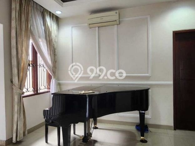 Ready to Use! Premium House LT 240m2 Desain Elegan di Tomang Ready to Use! Premium House LT 240m2 Desain Elegan di Tomang
