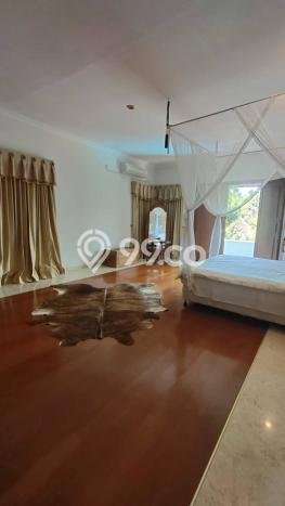 Hunian Ideal dengan LT 1850m2 & LB 800m2 Disewakan di Surabaya Kota Hunian Ideal dengan LT 1850m2 & LB 800m2 Disewakan di Surabaya Kota