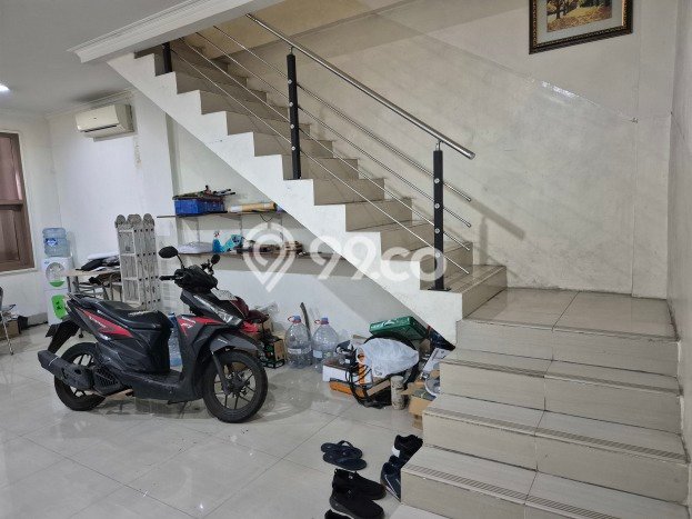 Ruko Dijual di Jakarta Pusat LT 76m2 & LB 310m2 Lokasi Terbaik! Ruko Dijual di Jakarta Pusat LT 76m2 & LB 310m2 Lokasi Terbaik!