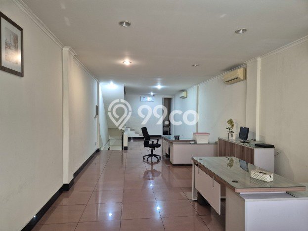 Ruko Dijual di Jakarta Pusat LT 76m2 & LB 310m2 Lokasi Terbaik! Ruko Dijual di Jakarta Pusat LT 76m2 & LB 310m2 Lokasi Terbaik!