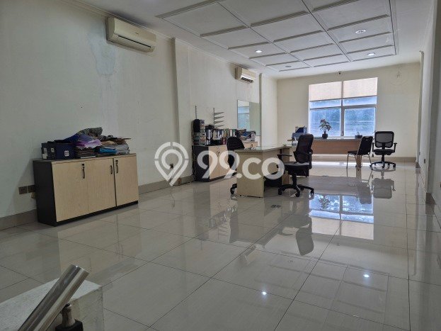 Ruko Dijual di Jakarta Pusat LT 76m2 & LB 310m2 Lokasi Terbaik! Ruko Dijual di Jakarta Pusat LT 76m2 & LB 310m2 Lokasi Terbaik!