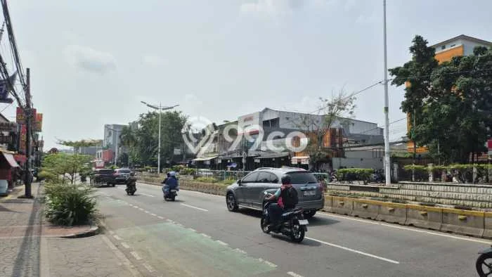 Ruko Dijual di Jakarta Timur LT 96m2 & LB 180m2 Lokasi Terbaik! Ruko Dijual di Jakarta Timur LT 96m2 & LB 180m2 Lokasi Terbaik!