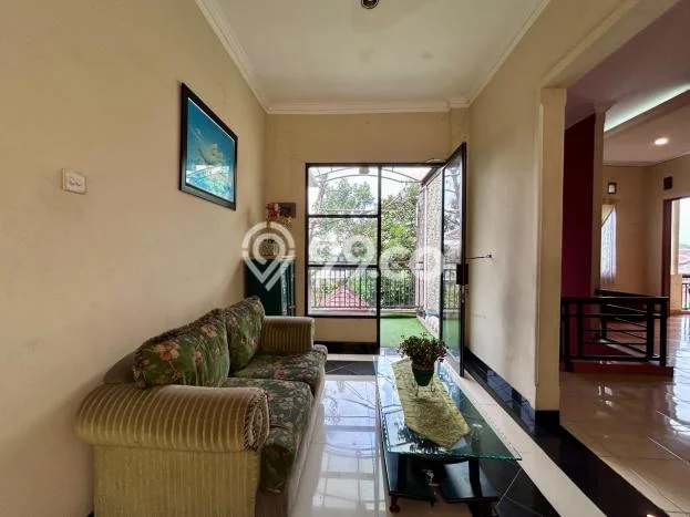 Jual Rumah Bagus Siap Huni LB 316m2 di Pasar Rebo, Jakarta Timur Jual Rumah Bagus Siap Huni LB 316m2 di Pasar Rebo, Jakarta Timur