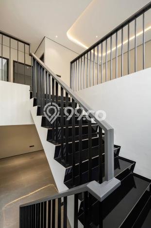 Jual Rumah Mewah Megah Dengan View Eksklusif di BSD City, Tangerang Jual Rumah Mewah Megah Dengan View Eksklusif di BSD City, Tangerang