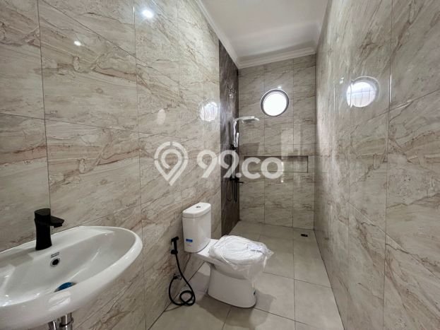 Rumah Luxury Modern Siap Huni di BSD Nusaloka Tangerang Rumah Luxury Modern Siap Huni di BSD Nusaloka Tangerang