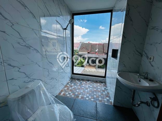 Dijual Rumah Luas Megah Dengan View Cantik di Alam Sutera, Tangerang Dijual Rumah Luas Megah Dengan View Cantik di Alam Sutera, Tangerang