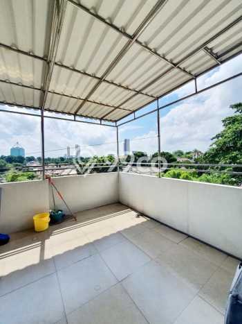 Rumah Minimalis 3 KT di Bintaro Tangerang Selatan Semi Furnished Rumah Minimalis 3 KT di Bintaro Tangerang Selatan Semi Furnished