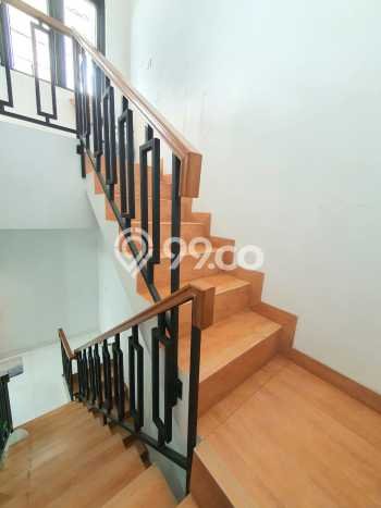 Rumah Minimalis 3 KT di Bintaro Tangerang Selatan Semi Furnished Rumah Minimalis 3 KT di Bintaro Tangerang Selatan Semi Furnished