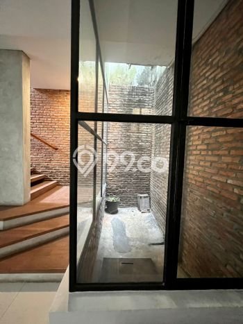 Jual Rumah Luas Megah Dengan View Cantik di Lebak Bulus, Jakarta Selatan Jual Rumah Luas Megah Dengan View Cantik di Lebak Bulus, Jakarta Selatan