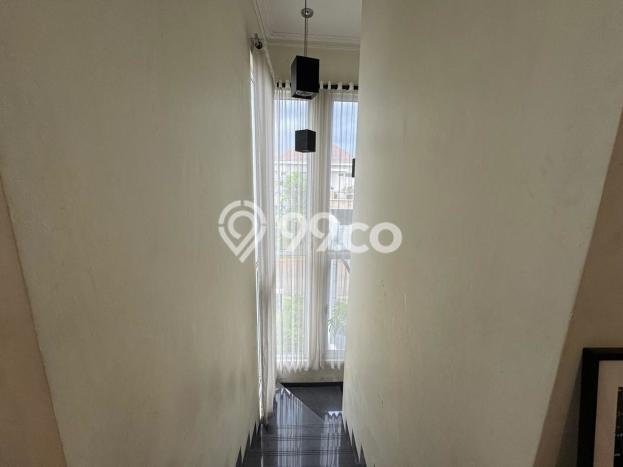 Rumah Elit LB 118m2 Siap Pakai Desain Elegan di Kota Wisata, Bogor Rumah Elit LB 118m2 Siap Pakai Desain Elegan di Kota Wisata, Bogor