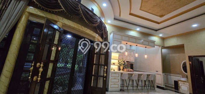 Rumah Mewah LB 400m2 Siap Pakai Desain Elegan di Cibubur, Jakarta Timur Rumah Mewah LB 400m2 Siap Pakai Desain Elegan di Cibubur, Jakarta Timur