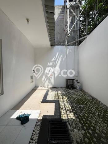 Rumah Modern 3 KT LT 119m2 di Kota Wisata Rumah Modern 3 KT LT 119m2 di Kota Wisata