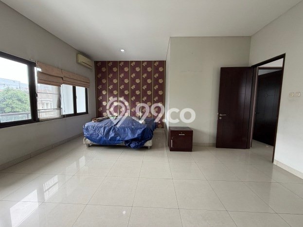 Rumah Mewah LB 385m2 Siap Pakai Desain Elegan di Kota Wisata, Bogor Rumah Mewah LB 385m2 Siap Pakai Desain Elegan di Kota Wisata, Bogor