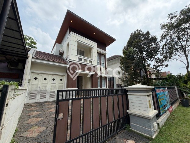 Hunian Mewah LB 171m2 Siap Pakai Desain Elegan di Kota Wisata, Bogor Hunian Mewah LB 171m2 Siap Pakai Desain Elegan di Kota Wisata, Bogor