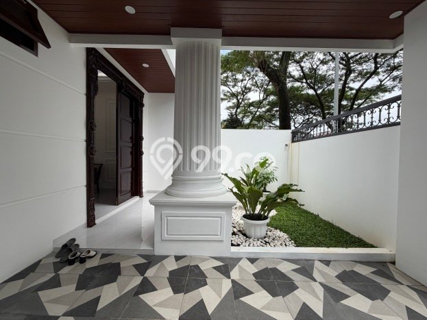 For Sale! Luxury House LT 240m2 Desain Modern di Cibubur For Sale! Luxury House LT 240m2 Desain Modern di Cibubur