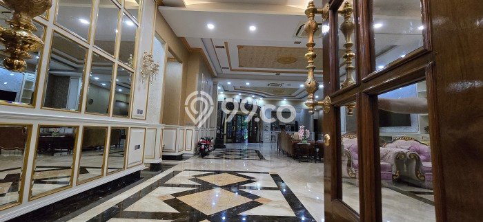Rumah Mewah LB 400m2 Siap Pakai Desain Elegan di Cibubur, Jakarta Timur Rumah Mewah LB 400m2 Siap Pakai Desain Elegan di Cibubur, Jakarta Timur