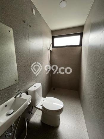 Disewakan! Rumah 4 Kamar Tidur &
2 Kamar Mandi di BSD, Tangerang Disewakan! Rumah 4 Kamar Tidur &
2 Kamar Mandi di BSD, Tangerang