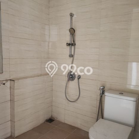 Disewakan! Rumah 5 Kamar Tidur &
4 Kamar Mandi di Green Lake City, Jakarta Barat Disewakan! Rumah 5 Kamar Tidur &
4 Kamar Mandi di Green Lake City, Jakarta Barat