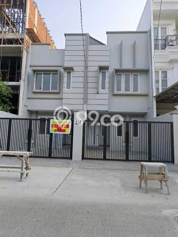 Jual Rumah Eksklusif 4 KT di Meruya, Jakarta Barat Jual Rumah Eksklusif 4 KT di Meruya, Jakarta Barat
