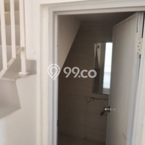 Disewakan! Rumah 5 Kamar Tidur &
4 Kamar Mandi di Green Lake City, Jakarta Barat Disewakan! Rumah 5 Kamar Tidur &
4 Kamar Mandi di Green Lake City, Jakarta Barat