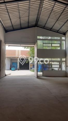 Gudang Disewa di Jakarta Utara dengan LB 180m2 Area Komersial Ramai Gudang Disewa di Jakarta Utara dengan LB 180m2 Area Komersial Ramai