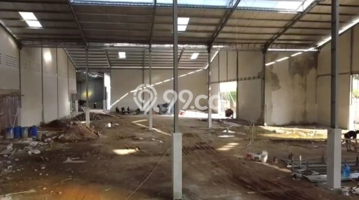 Gudang Disewa di Tangerang dengan LB 2500m2 Area Komersial Ramai Gudang Disewa di Tangerang dengan LB 2500m2 Area Komersial Ramai