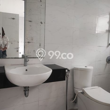 Disewakan! Rumah 5 Kamar Tidur &
4 Kamar Mandi di Green Lake City, Jakarta Barat Disewakan! Rumah 5 Kamar Tidur &
4 Kamar Mandi di Green Lake City, Jakarta Barat
