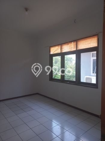 Disewakan! Rumah 3 Kamar Tidur &
2 Kamar Mandi di Duri Kosambi, Jakarta Barat Disewakan! Rumah 3 Kamar Tidur &
2 Kamar Mandi di Duri Kosambi, Jakarta Barat