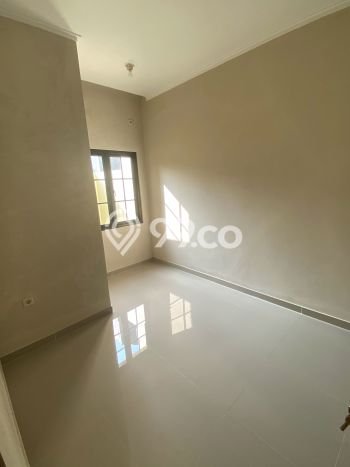 Rumah Luas Asri 3 KT Siap Pakai di Sentul City Bogor Rumah Luas Asri 3 KT Siap Pakai di Sentul City Bogor