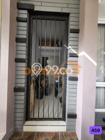 Rumah Mewah LB 180m2 Siap Huni Desain Elegan di Cibubur, Jakarta Timur Rumah Mewah LB 180m2 Siap Huni Desain Elegan di Cibubur, Jakarta Timur