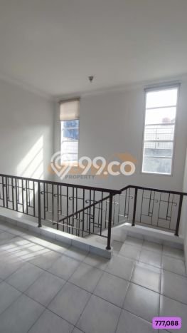 For Sale Hunian Rumah Terawat 3 KT di Legenda Wisata, Jakarta Timur For Sale Hunian Rumah Terawat 3 KT di Legenda Wisata, Jakarta Timur