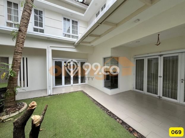 Rumah Elit Modern Siap Huni di Cibubur Jakarta Timur Rumah Elit Modern Siap Huni di Cibubur Jakarta Timur