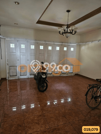 Ready to Use! Luxury House LT 375m2 Desain Elegan di Kota Wisata Ready to Use! Luxury House LT 375m2 Desain Elegan di Kota Wisata