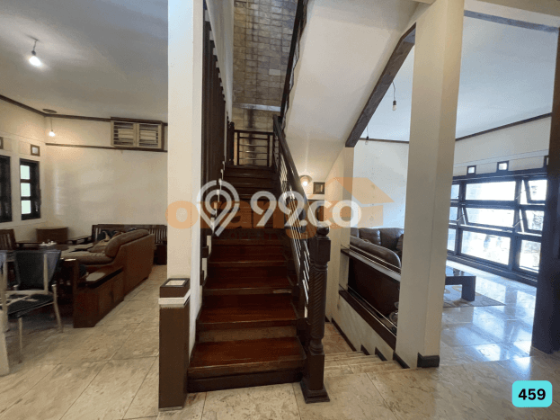 Rumah Strategis dengan Luas Tanah 300m2m² di Lokasi Cibubur, Jakarta Timur Rumah Strategis dengan Luas Tanah 300m2m² di Lokasi Cibubur, Jakarta Timur