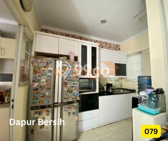 Kesempatan Langka Memiliki Rumah LT 180m² / LB 252m² di Pusat Kota Kota Wisata, Jakarta Timur Kesempatan Langka Memiliki Rumah LT 180m² / LB 252m² di Pusat Kota Kota Wisata, Jakarta Timur