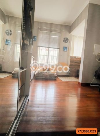 Ready to Use! Luxury House LT 200m2 Desain Elegan di Cibubur Ready to Use! Luxury House LT 200m2 Desain Elegan di Cibubur