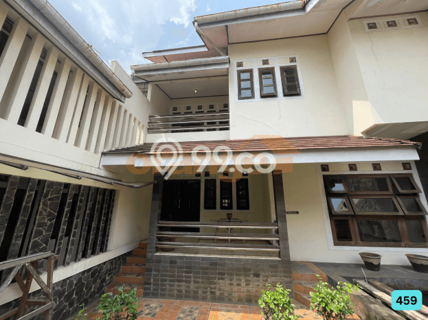 Rumah Strategis dengan Luas Tanah 300m2m² di Lokasi Cibubur, Jakarta Timur Rumah Strategis dengan Luas Tanah 300m2m² di Lokasi Cibubur, Jakarta Timur