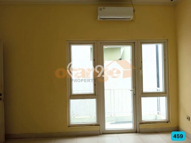 Disewakan! Rumah 3 Kamar Tidur &
2 Kamar Mandi di Kota Wisata, Jakarta Timur Disewakan! Rumah 3 Kamar Tidur &
2 Kamar Mandi di Kota Wisata, Jakarta Timur