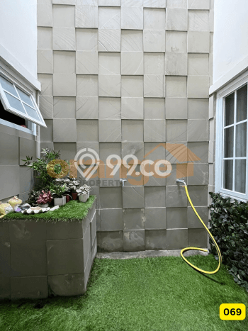 Rumah Elit Modern Siap Huni di Cibubur Jakarta Timur Rumah Elit Modern Siap Huni di Cibubur Jakarta Timur