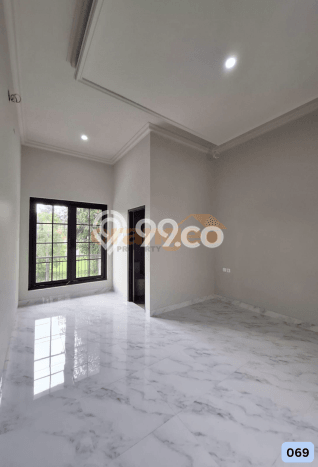 Jual Rumah Luas Elegan Dengan View Eksklusif di Kota Wisata, Jakarta Timur Jual Rumah Luas Elegan Dengan View Eksklusif di Kota Wisata, Jakarta Timur