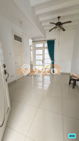 Rumah Luas Asri 3 KT Siap Pakai di Kota Wisata Jakarta Timur Rumah Luas Asri 3 KT Siap Pakai di Kota Wisata Jakarta Timur