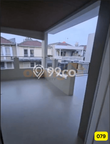 Dijual Murah Rumah dengan 3 Kamar Tidur dan 2 Kamar Mandi di Kawasan Cibubur, Jakarta Timur Dijual Murah Rumah dengan 3 Kamar Tidur dan 2 Kamar Mandi di Kawasan Cibubur, Jakarta Timur