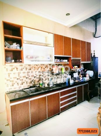 Ready to Use! Luxury House LT 200m2 Desain Elegan di Cibubur Ready to Use! Luxury House LT 200m2 Desain Elegan di Cibubur