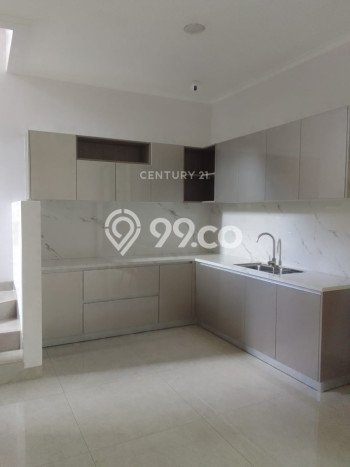 Hunian Mewah LB 180m2 Siap Pakai Desain Elegan di Buaran, Jakarta Timur Hunian Mewah LB 180m2 Siap Pakai Desain Elegan di Buaran, Jakarta Timur