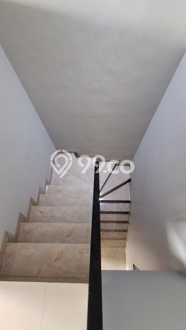 Rumah Luxury Modern Tanpa Renovasi di Pulomas Jakarta Timur Rumah Luxury Modern Tanpa Renovasi di Pulomas Jakarta Timur